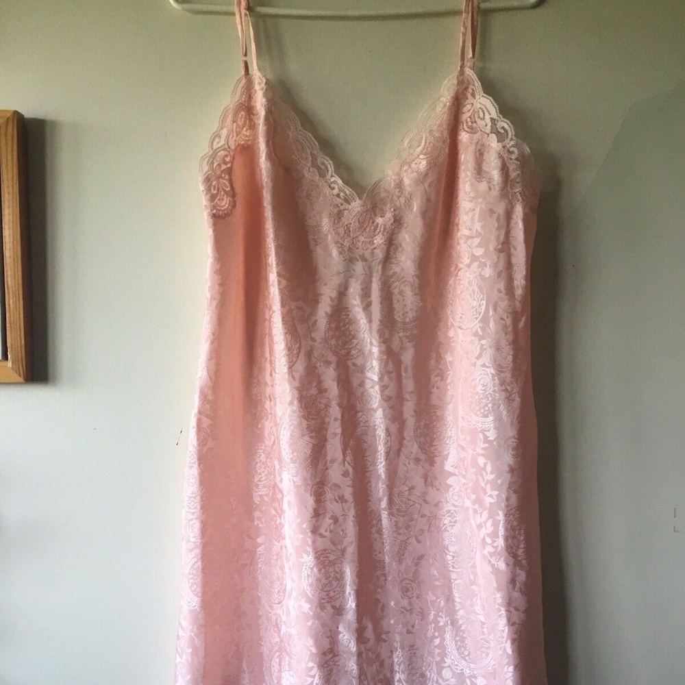 VINTAGE RARE VICTORIA'S SECRET SLIP